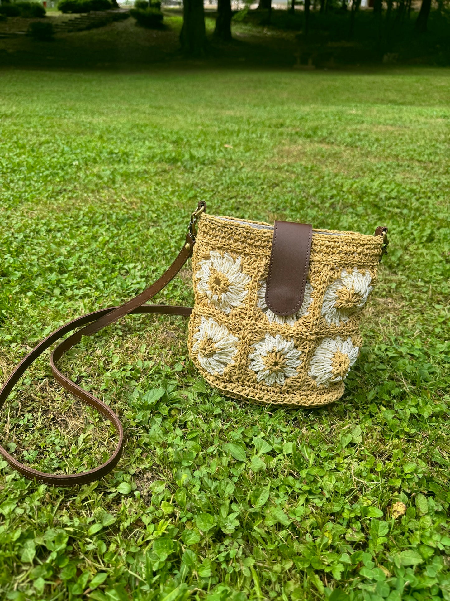 Daisy Raffia Sling