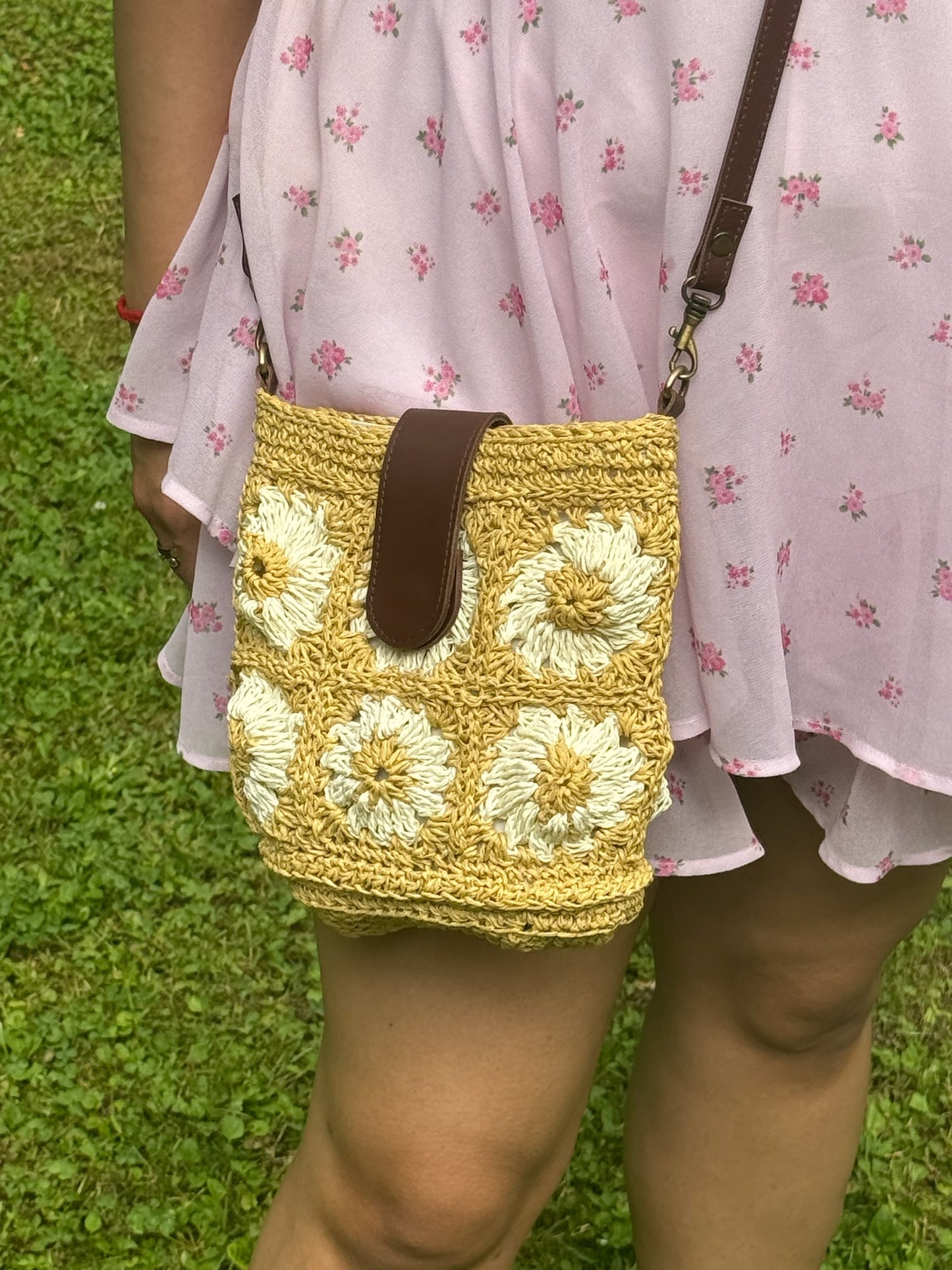 Daisy Raffia Sling